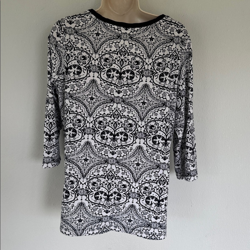 Coral Bay black white henna medallion print notch neckline 3/4 sleeve top small - Picture 10 of 15
